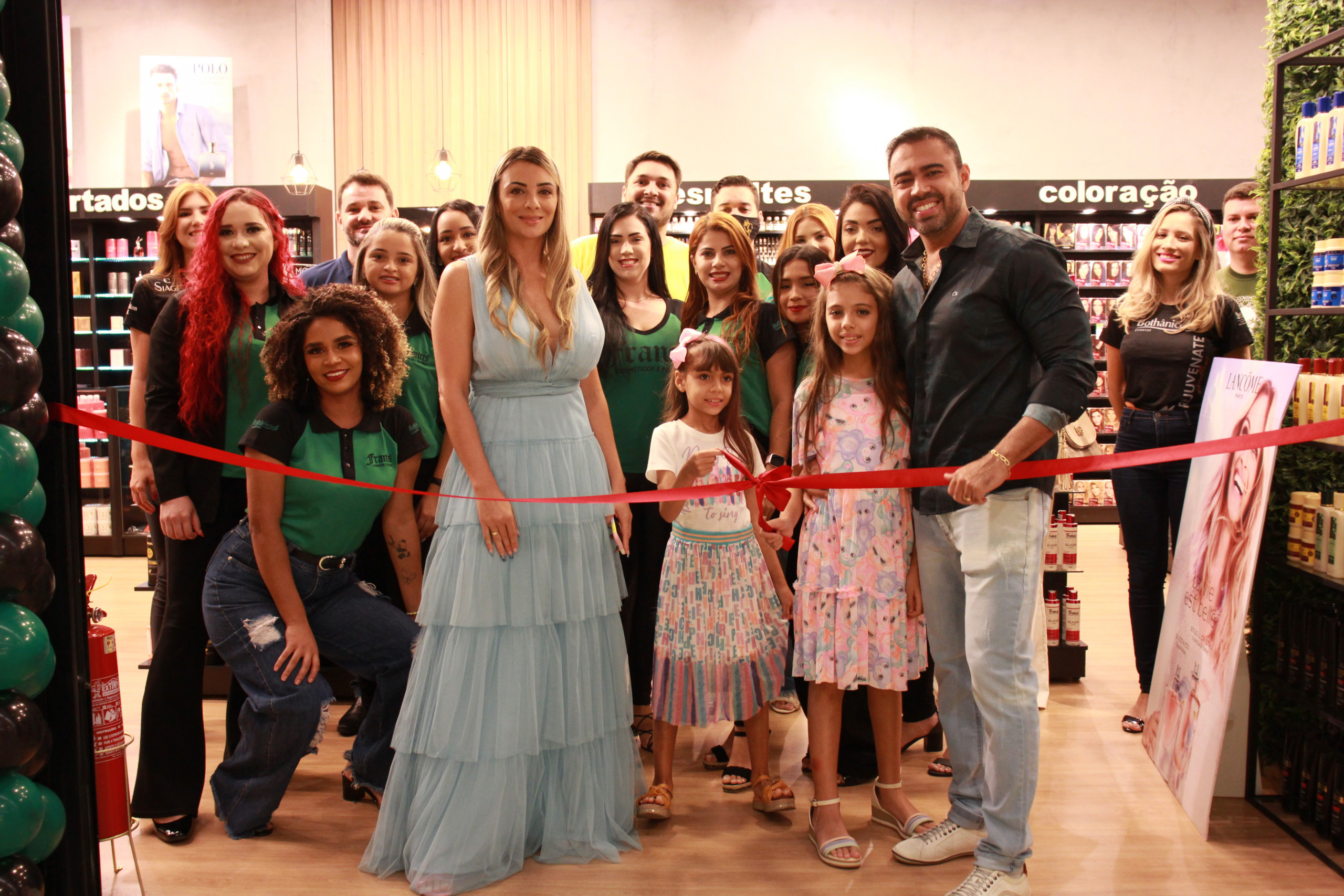 Francis cosméticos é inaugurada no Shopping Vale do Aço