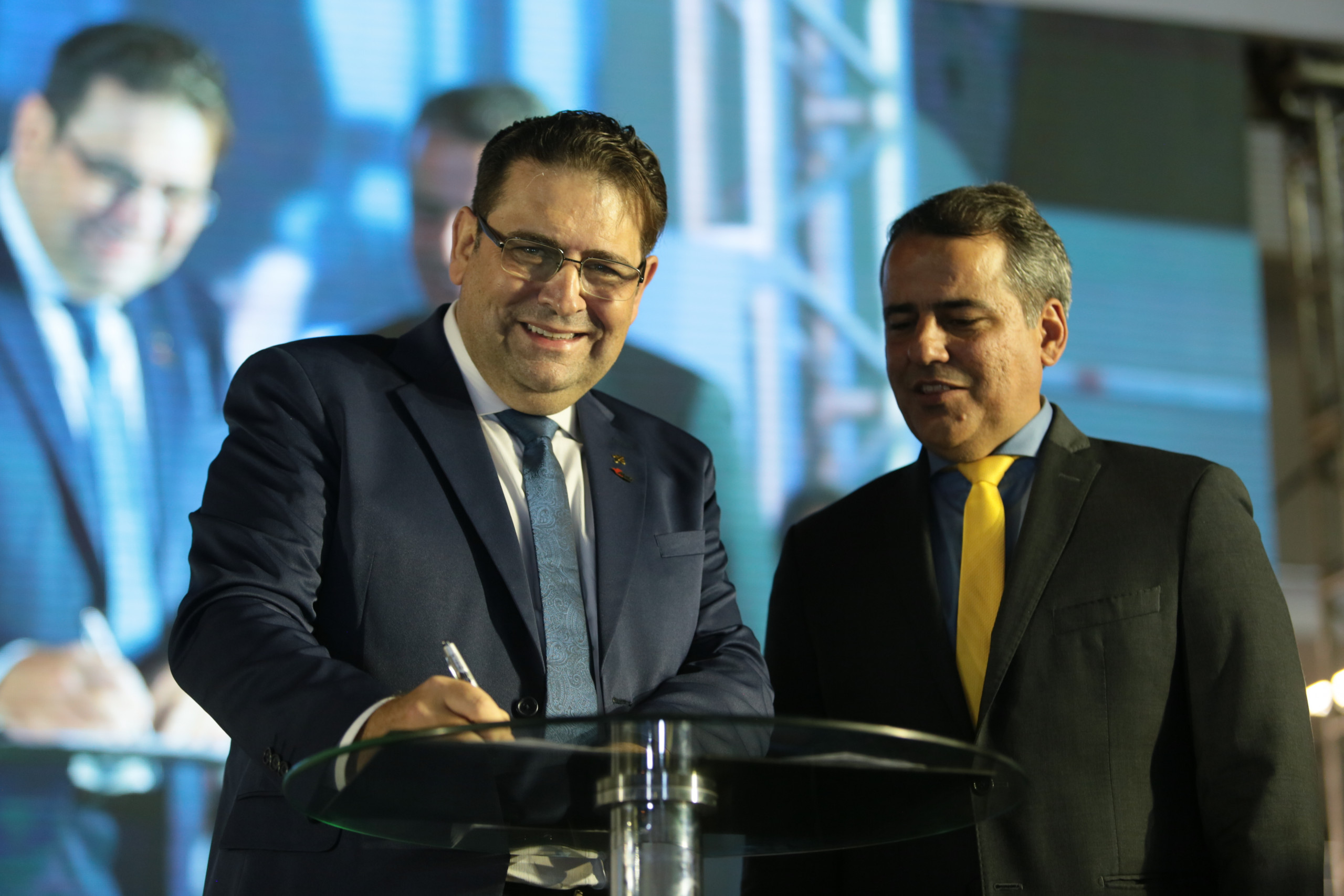 Dr. Marcos Vinicius é empossado presidente da Associação Mineira dos Municípios (AMM)