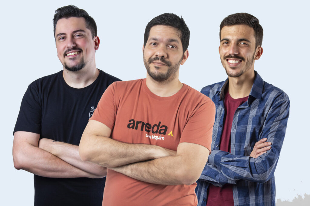Stand Up “2 mineiros e meio” encerra programação de julho neste sábado (30)