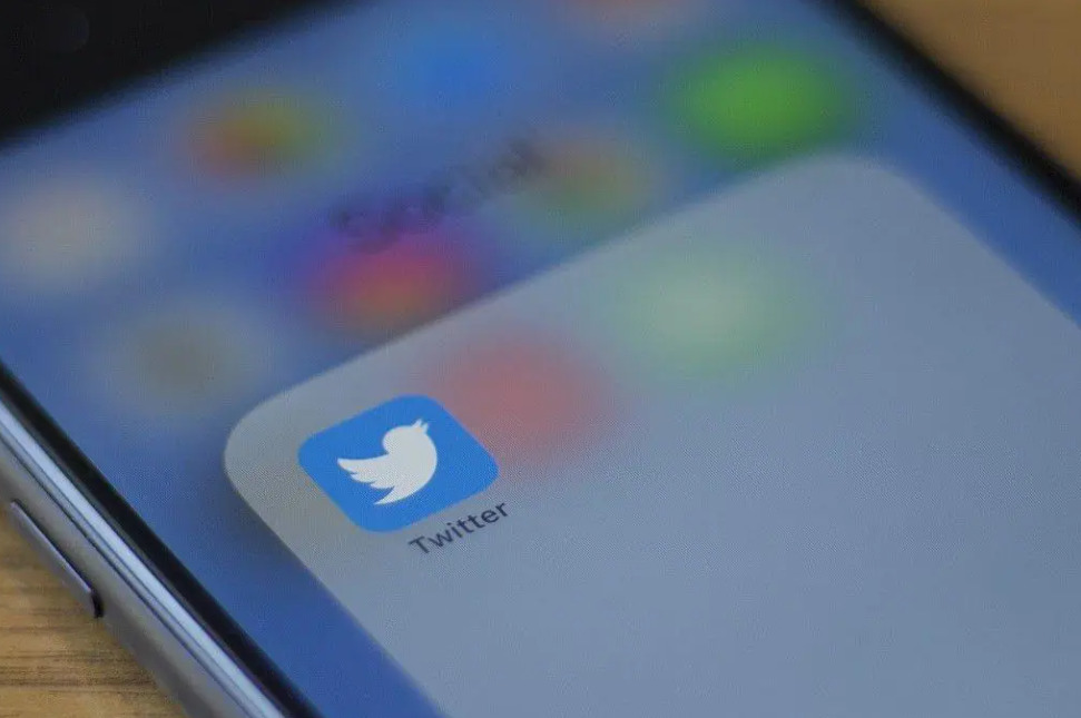 Ações do Twitter caem após Musk desistir de comprar a empresa
