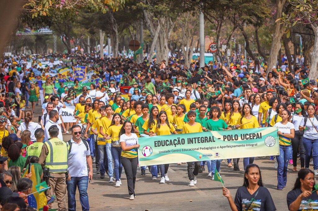 Desfile cívico do dia da Independência tem recorde de público em Ipatinga