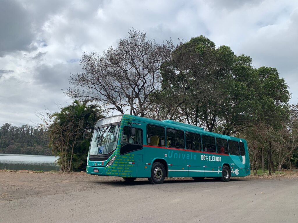 Usiminas realiza percurso do “Rota 60” com ônibus elétrico