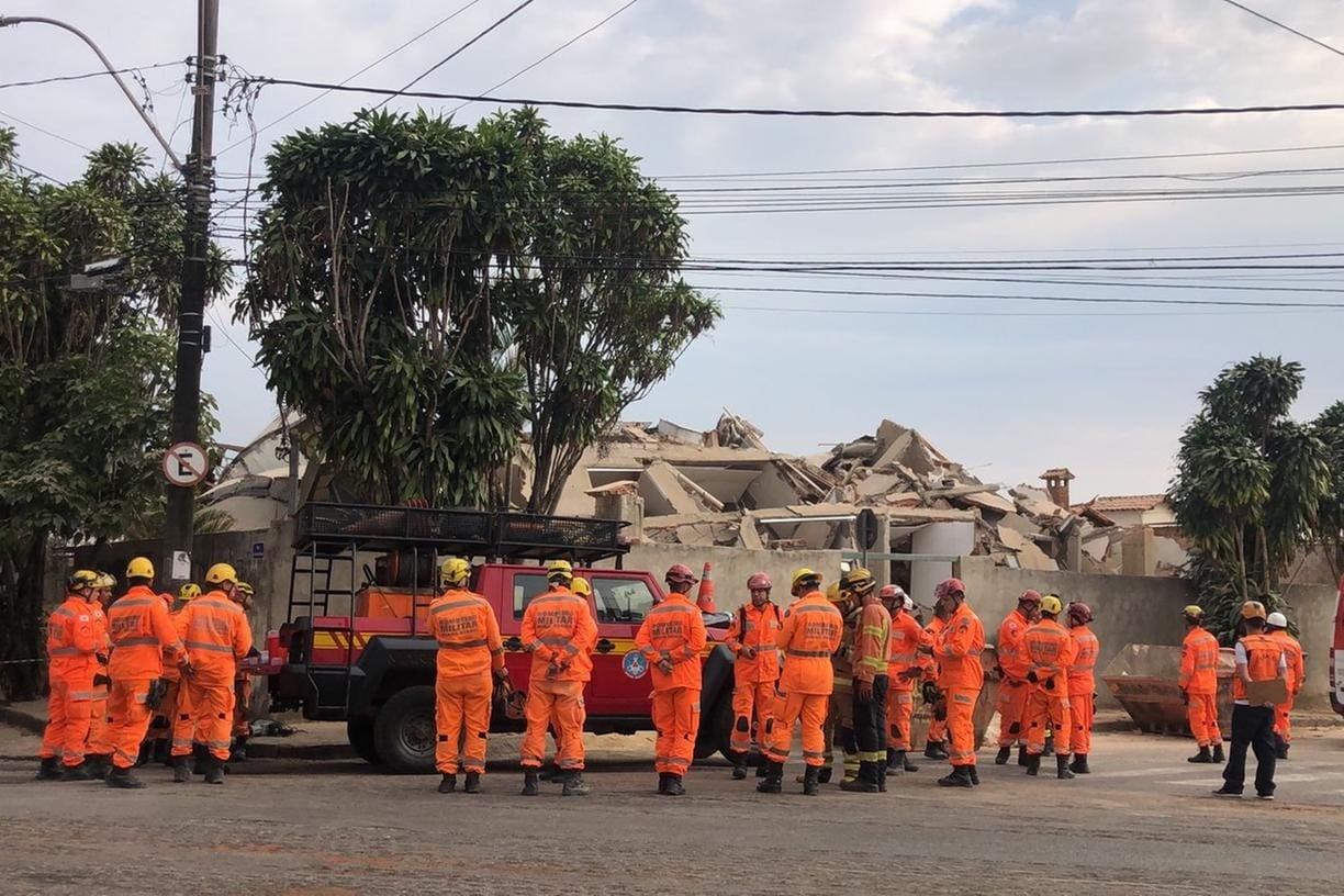 Desabamento de prédio de 5 andares deixa um morto e três feridos em BH