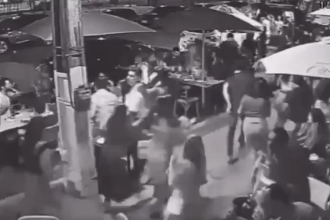 Clientes de bar confundem corrida de crossfit com arrastão e vídeo viraliza