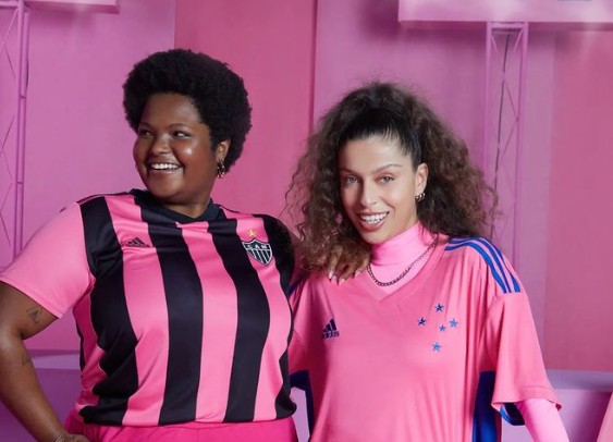 Outubro Rosa: Atlético-MG e Cruzeiro divulgam camisa nova juntos na rede social