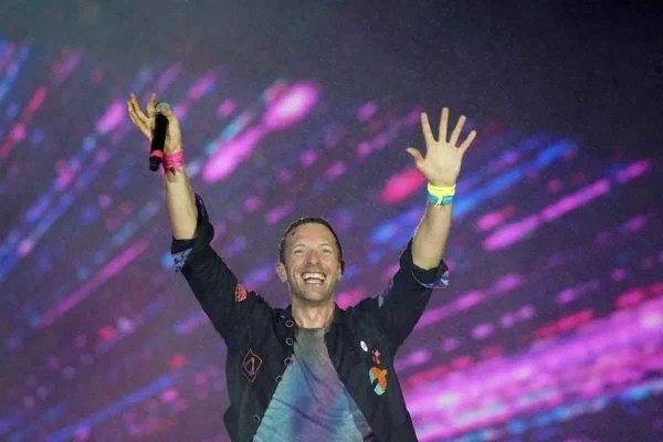 Pulseira do Coldplay no Rock in Rio é vendida na web por R$ 300