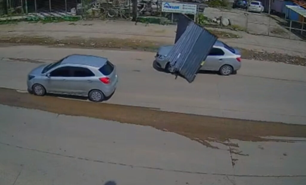 Vídeo: Homem foge de motel sem pagar conta e arrasta portão por avenida