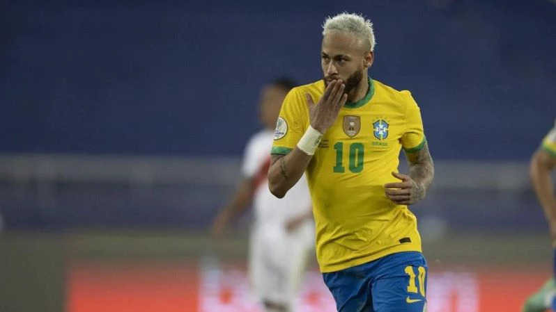 Justiça brasileira reduz dívida de Neymar por sonegação de imposto; entenda