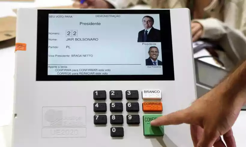 Ministério da Defesa divulgará relatório sobre urnas na quarta-feira