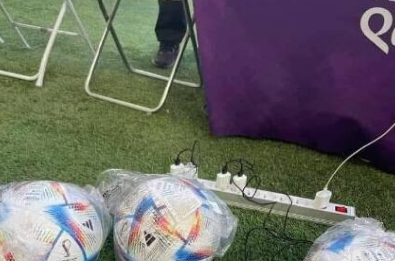 Saiba por que a bola da Copa do Mundo do Catar precisa ser recarregada na tomada