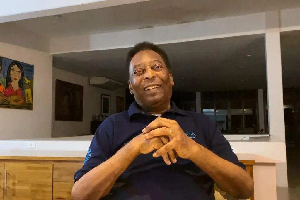 Família garante que saúde de Pelé não corre 'risco' e prevê volta para casa
