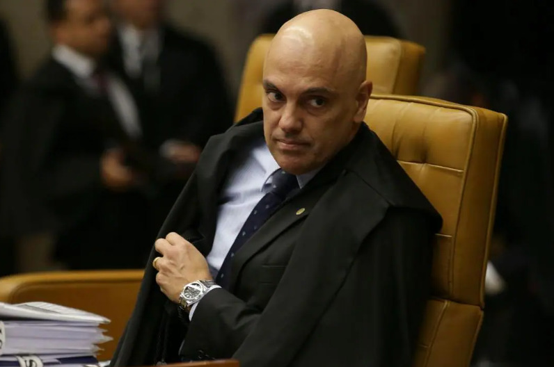Moraes atende a pedido da transição e suspende autorização de porte de armas de fogo no DF