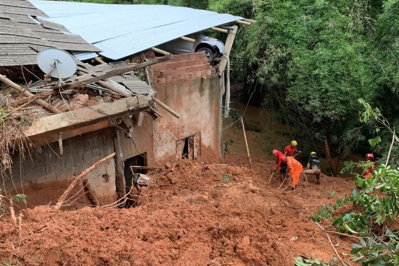 Bombeiros identificam vítimas de tragédia em Antônio Dias; Uma das pessoas é de Timóteo