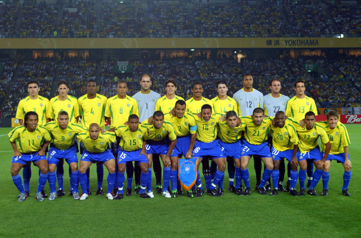 Ausência de jogadores do tetra e do penta é sentida em velório de Pelé