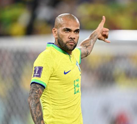 Daniel Alves é transferido de presídio por motivos de 'segurança e convivência'
