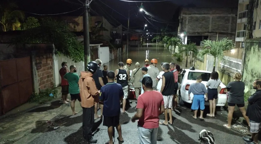 Temporal no Rio provoca mortes, deixa feridos e faz Petrobras evacuar prédio