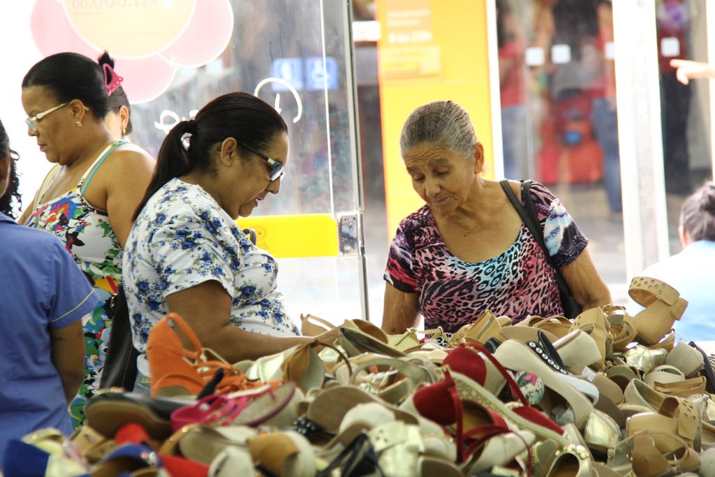 Dia das Mães: comércio terá horário ampliado nesta quinta-feira (10)