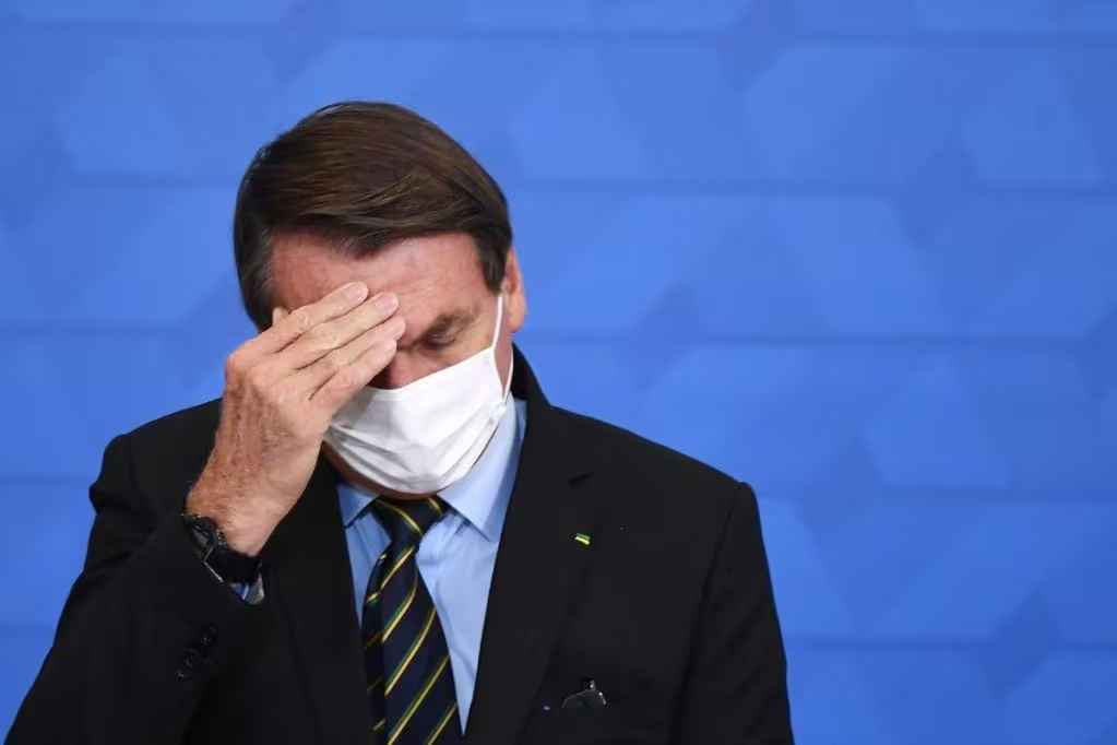 PF prende Mauro Cid, ex-ajudante de Bolsonaro, e faz buscas na casa do ex-presidente