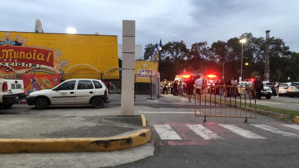 Arquibancada de circo cai e deixa feridos em Ipatinga