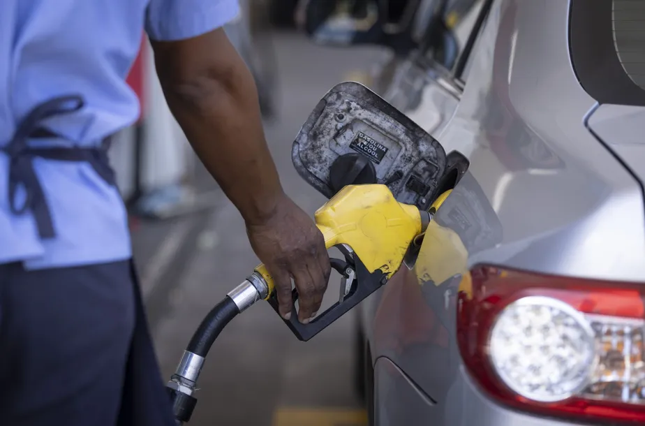 Petrobras reduz preço da gasolina para as distribuidoras