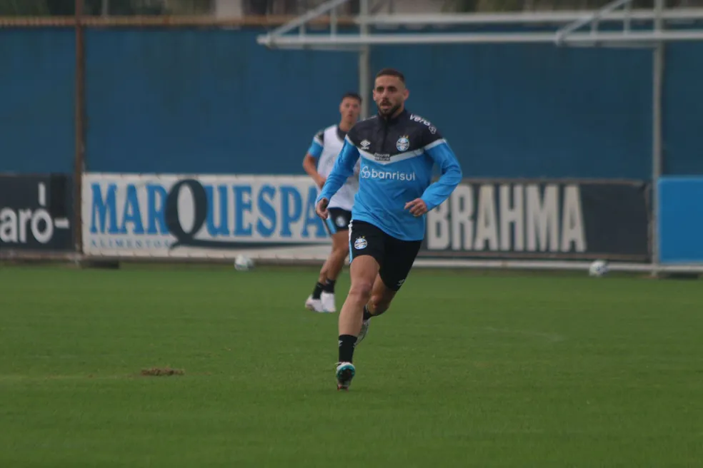 Após período de teste, ipatinguense Kelvin Oliveira é dispensado pelo Grêmio