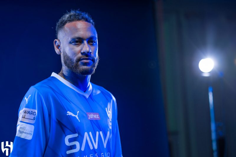 Casa com 25 cômodos e 8 veículos de luxo: veja exigências de Neymar ao Al-Hilal
