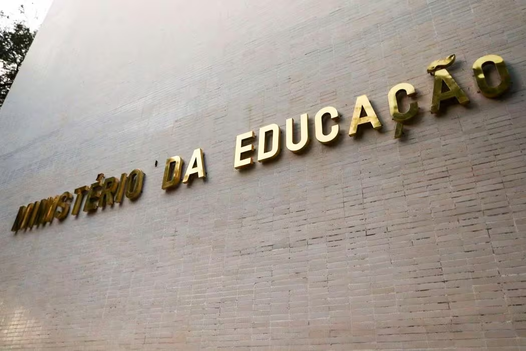 Ministério da Educação abre concurso com 220 vagas