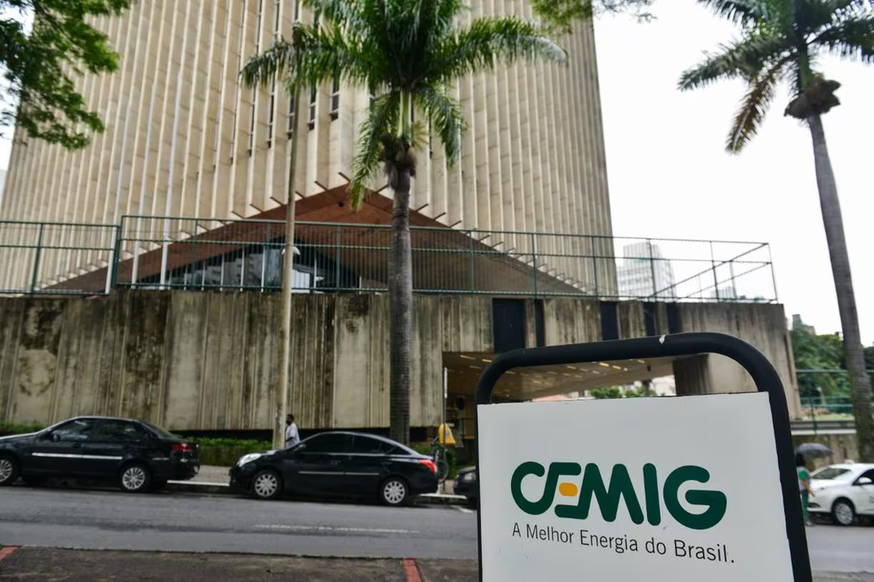 Cemig abre inscrições de concurso com 240 vagas e salários até R$ 10 mil