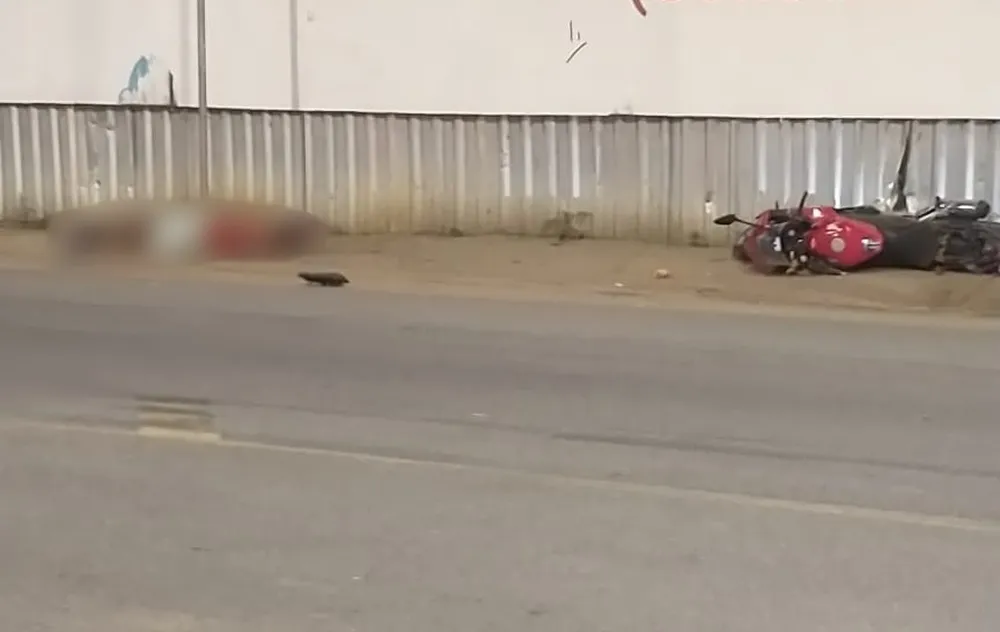 Motociclista bate violentamente em poste e morre em Ipatinga