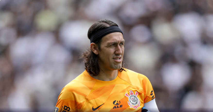 Cássio pede saída do Corinthians e clube oferece aumento