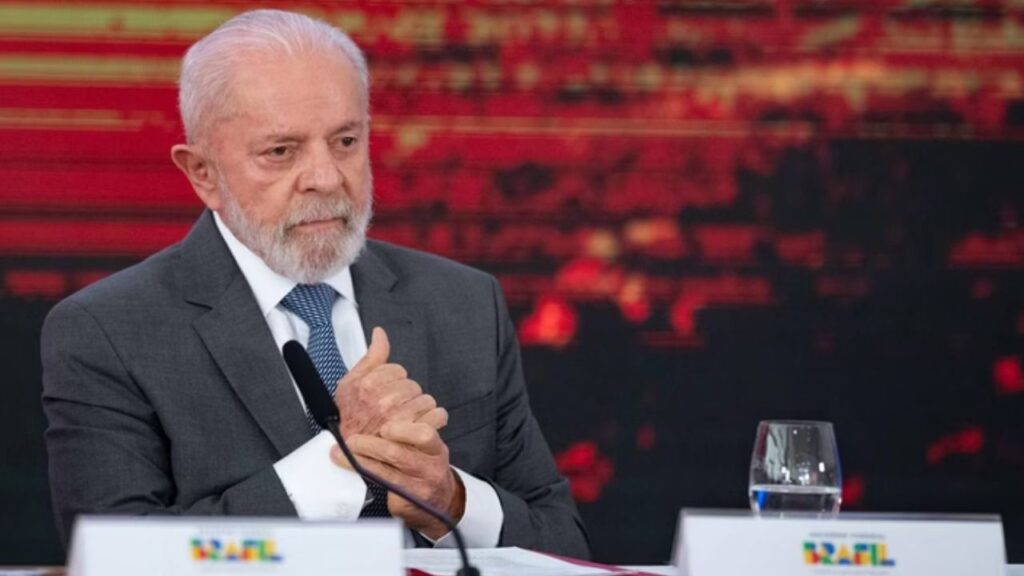 Funcionário do PL é alvo de investigação por filiação falsa de Lula ao partido