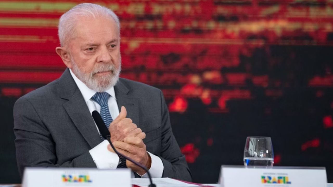 Funcionário do PL é alvo de investigação por filiação falsa de Lula ao partido