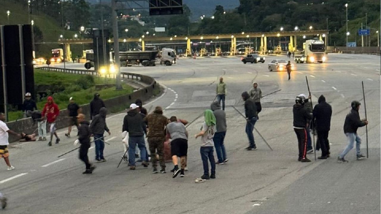 MPs de MG e SP buscam rápida punição a envolvidos em confronto fatal entre torcidas organizadas na Fernão Dias