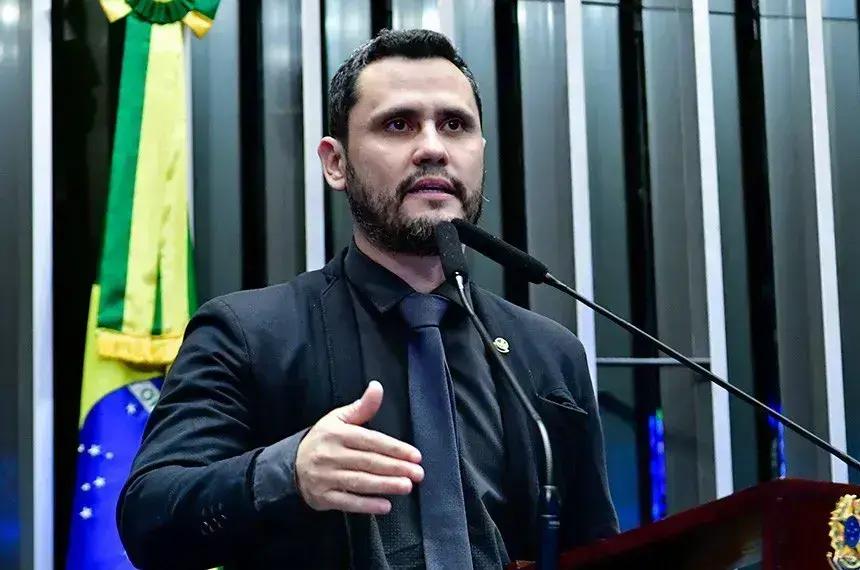 Cleitinho Conquista 36 Assinaturas para Impeachment de Moraes