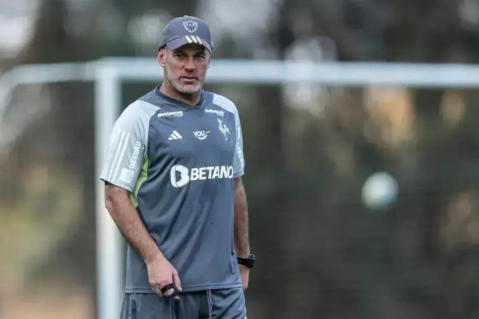 Milito Enfrenta 11 Desfalques Contra o Fortaleza