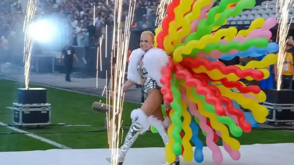 Mulher cospe em Xuxa após show solidário: Entenda o caso