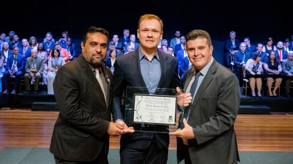 Evaldo Godoi, CEO da Aliar, recebe o título de Cidadão Honorário de Ipatinga