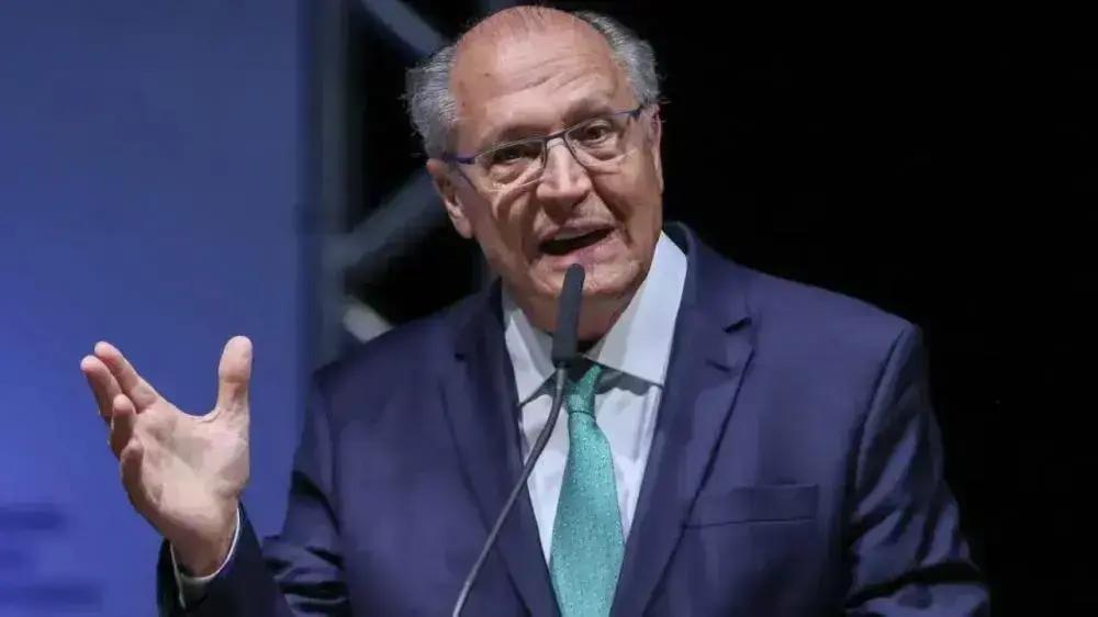 Alckmin prevê queda do dólar com pacote de corte de gastos
