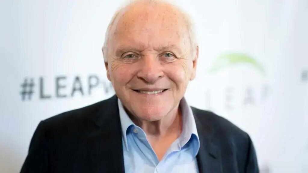 Anthony Hopkins celebra 49 anos de sobriedade antes dos 87