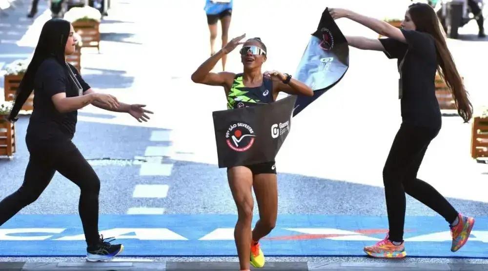 Brasil no pódio feminino da São Silvestre: Quenianos dominam