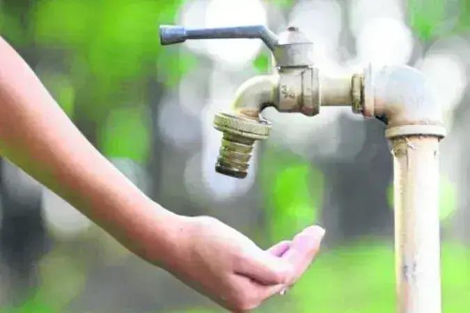 Condomínio em Santana do Paraíso sem fornecimento de água