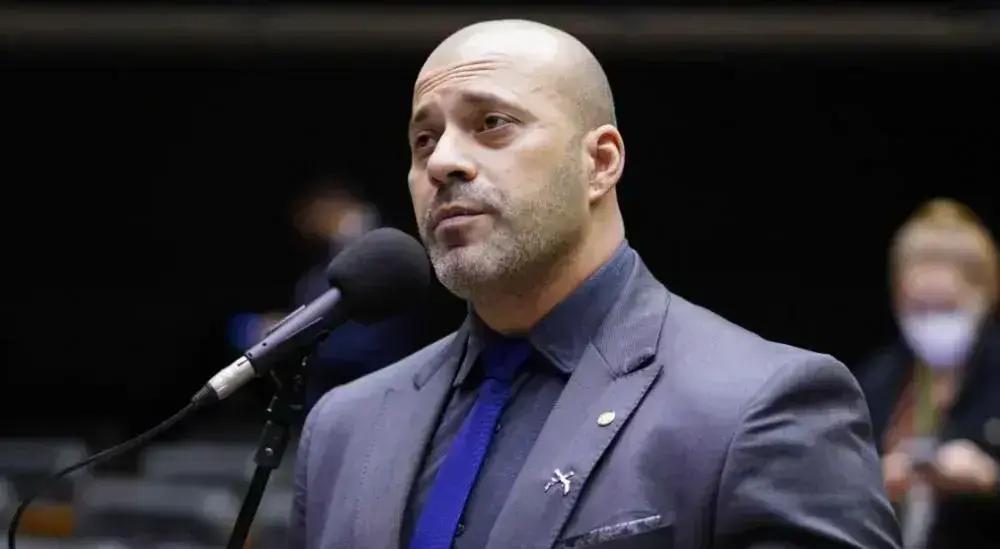 Liberdade condicional: Alexandre de Moraes autoriza Daniel Silveira