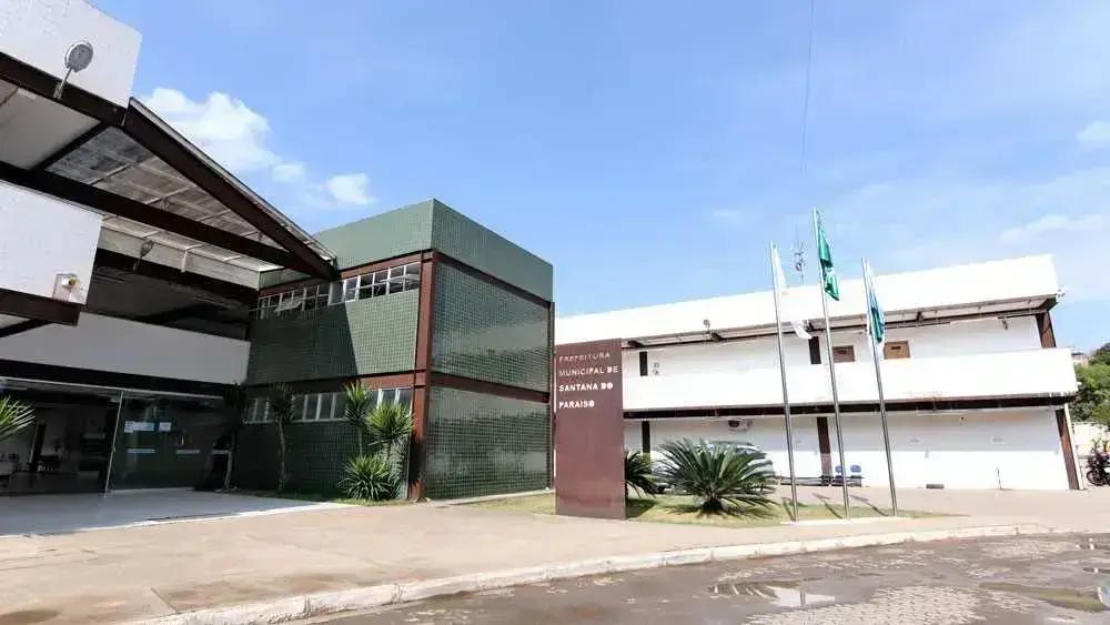 Prefeitura de Santana do Paraíso antecipa 13º salário e abono natalino