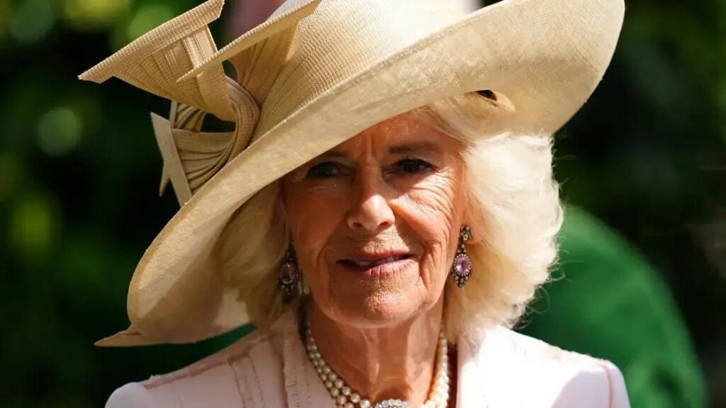 Rainha Camilla revela pneumonia: o que sabemos até agora