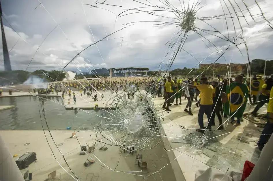 STF condena 310 participantes dos atos de 8 de janeiro