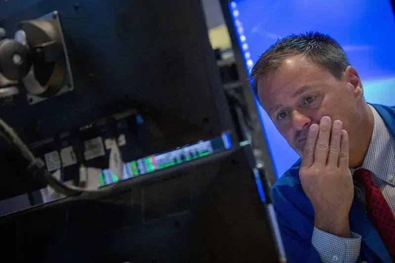 Wall Street: Queda no fim de semana mais curto do feriado