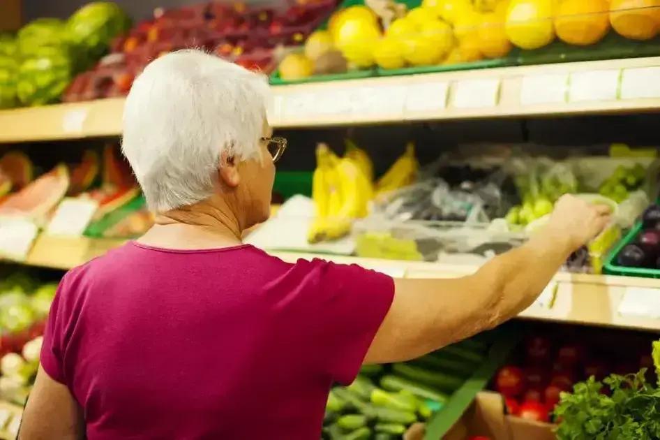 Inflação Brasil 2024: Teto estourado em 4,83%!