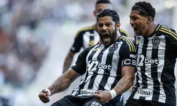 Atlético-MG vence Tombense com dois gols de Hulk e se aproxima da final