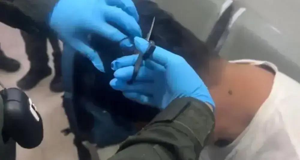 Colombiano é detido ao tentar viajar com cocaína na peruca