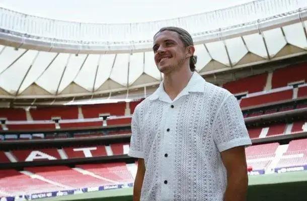 Conor Gallagher brilha ao cantar Ed Sheeran no Atlético de Madrid
